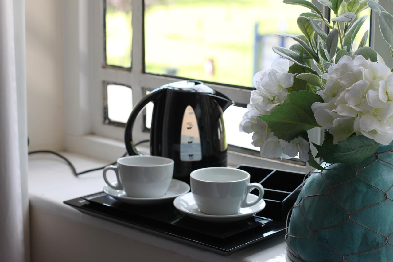The Station 호텔 West Byfleet 외부 사진